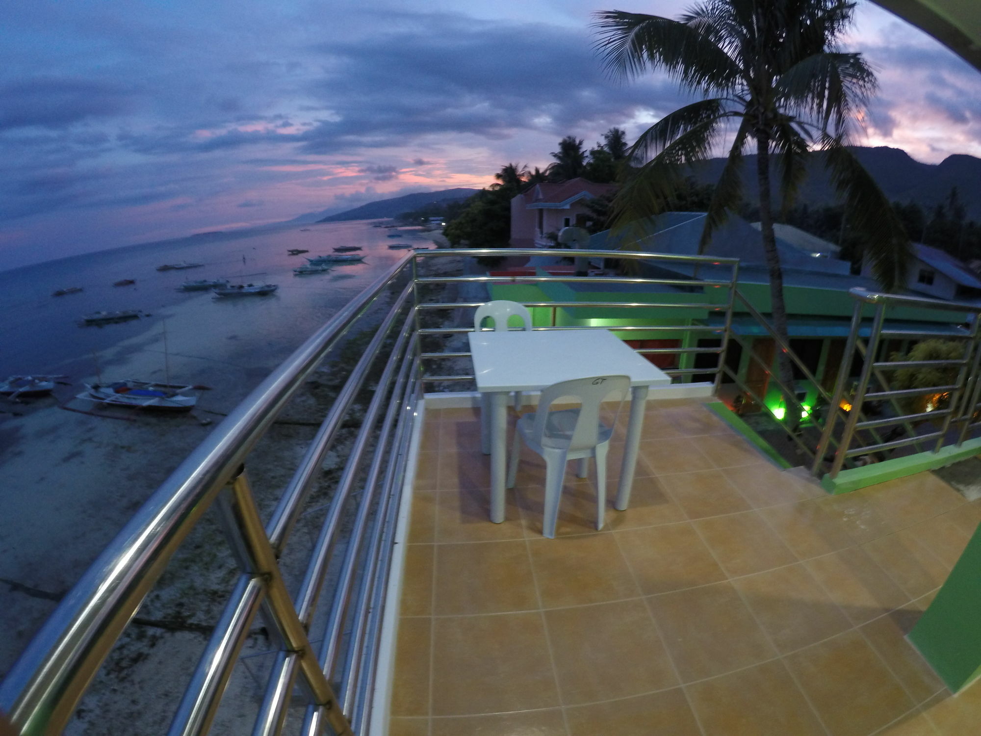 Gt Seaside Inn Oslob Exterior photo